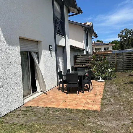 Maison Au Calme Avec Jardin Holiday home Benesse-Maremne
